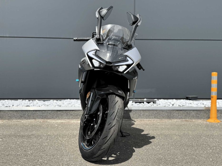 Motocicleta CFMOTO 675SR R '26