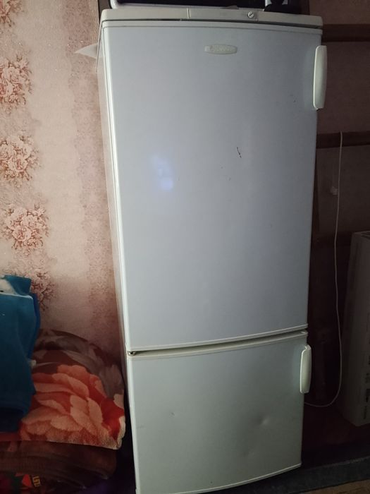 Холодильник  Бирюса