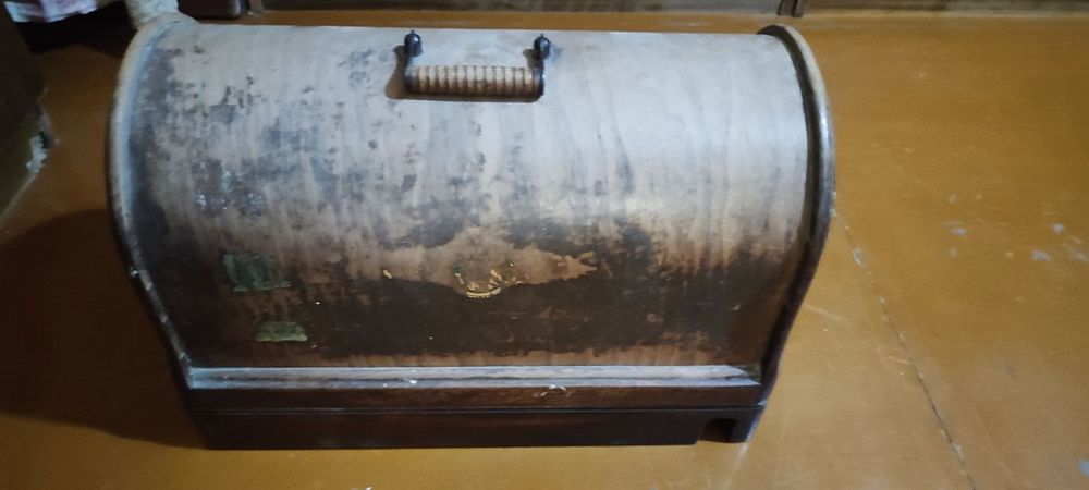 Швейная машинка Зингер антикварная с электроприводом и педалью