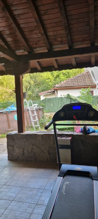 КЪЩА ЗА ГОСТИ "ВОЙВОДИТЕ" /Граничи със река и планина!!!