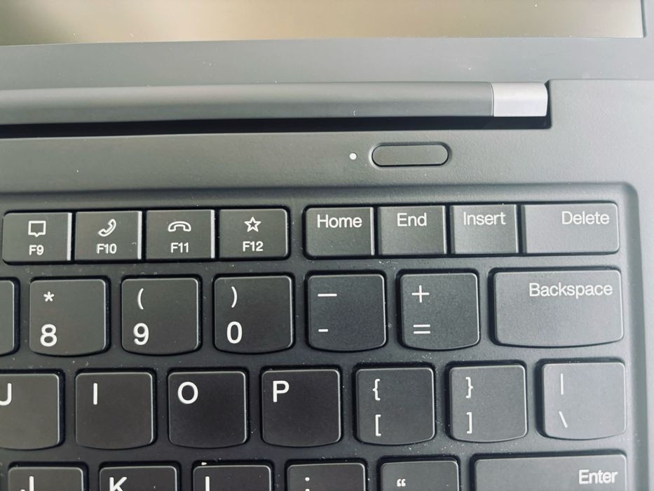 Lenovo X1 Carbon Gen9