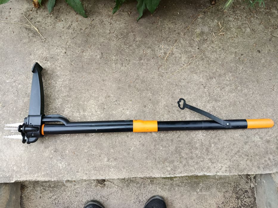 Dispozitiv de scos buruieni Fiskars W52