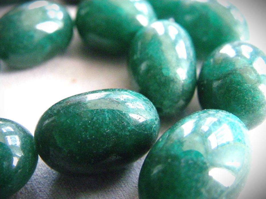 Гердани от изумруди и рубини, Камбоджа