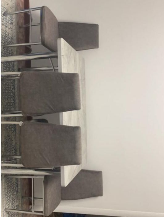 Стол со стульями