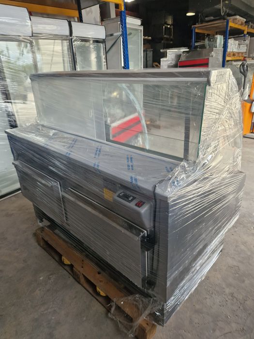 Хладилна витрина