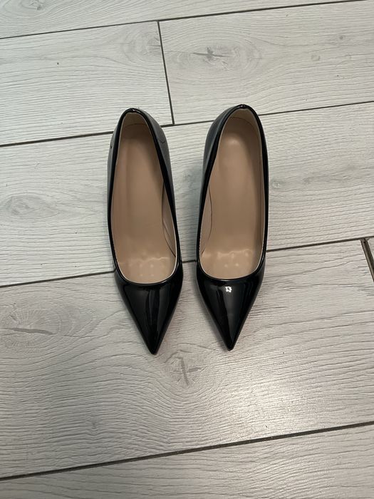 Продам женские туфли