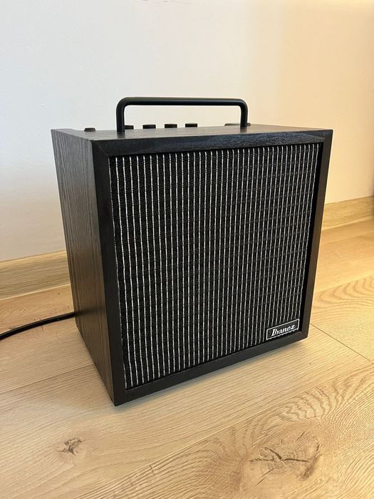 Chitară electrică Ibanez GRG121SP-BKN + amplificator (10W)