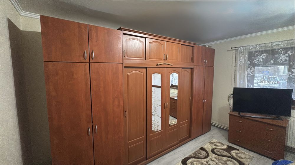 Vând mobilă dormitor