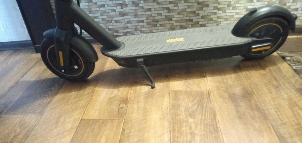 Продам самокат Ninebot