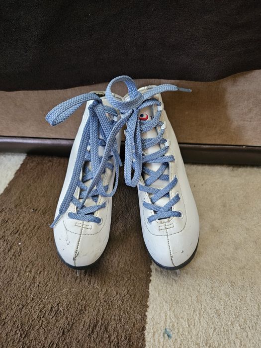 Коньки фигурные  28 размер