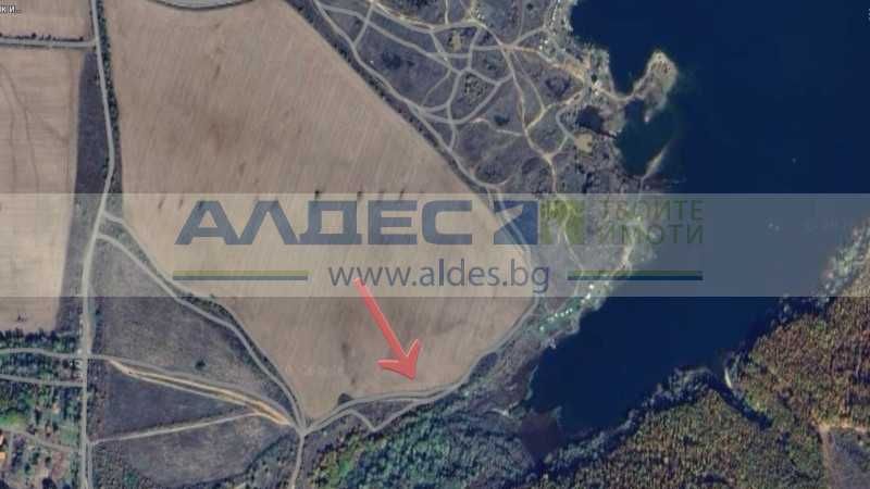 Продава парцел за жилищно строителство в с. Огняново!