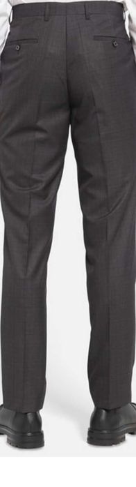 Стилен нов мъжки костюм в три части Cavani - размер 52