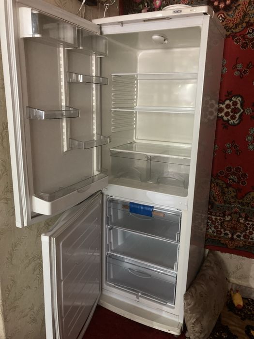 Продам холодильник