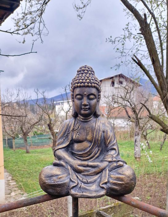 БУДА, БУДИЗЪМ–Голяма декоративна фигура 43см/30см