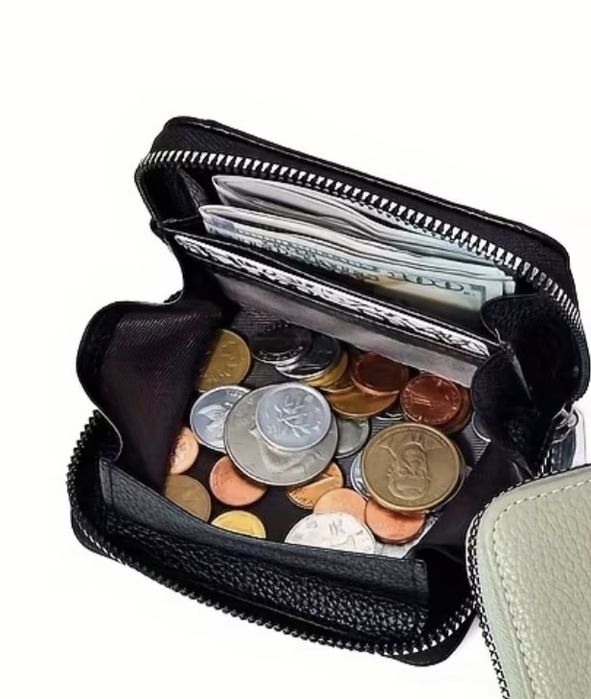 Два модела мини портфейл за жени