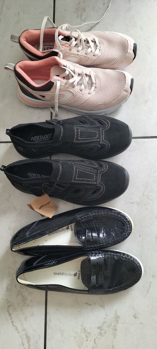 Adidași noi 42..