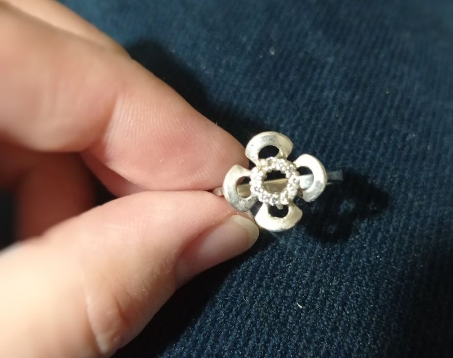 Kumush uzuklarni sotaman