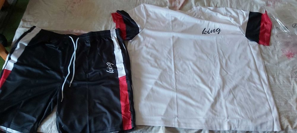 Продавам мъжки летни комплекти от две части XXXL номер 58