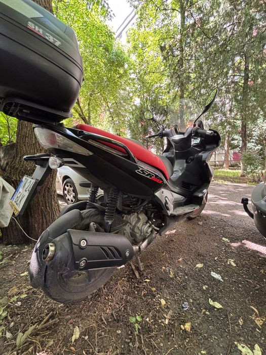 Aprilia SR Max 300cc