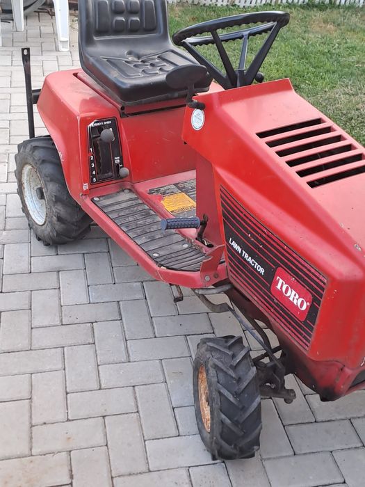 Tractoraș agricol