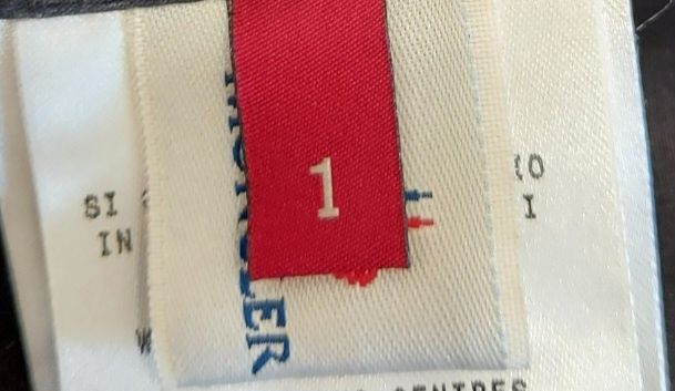 Женский плащ Moncler