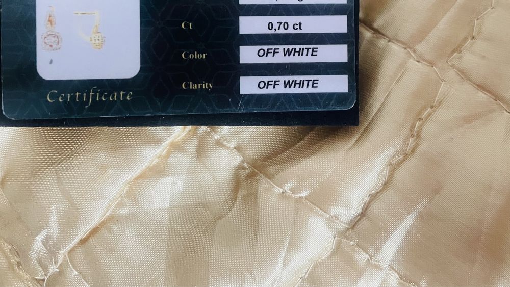 Серьги золотые с бриллиантом