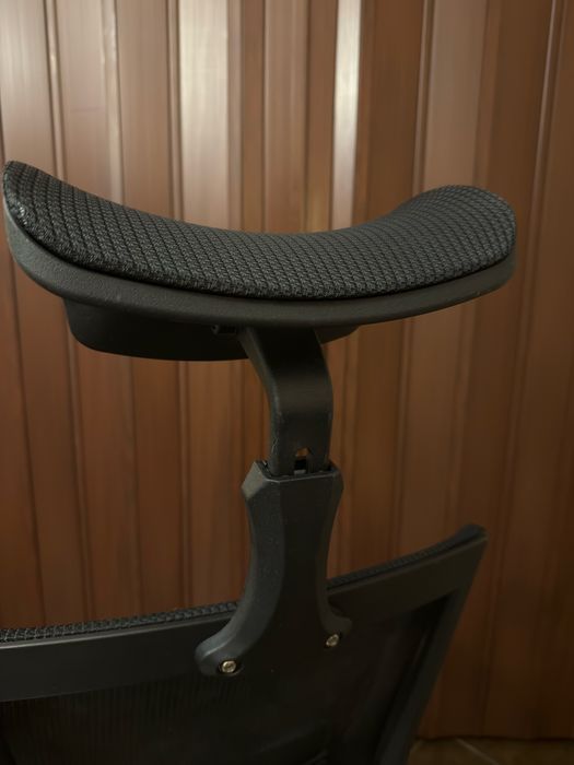 Ергономичен офис стол