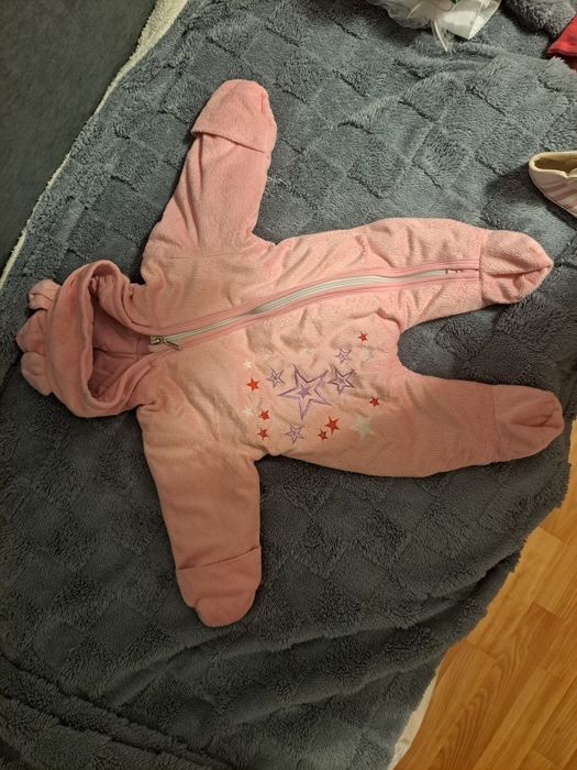 Продам комбинезоны весна 0-3 месяцев