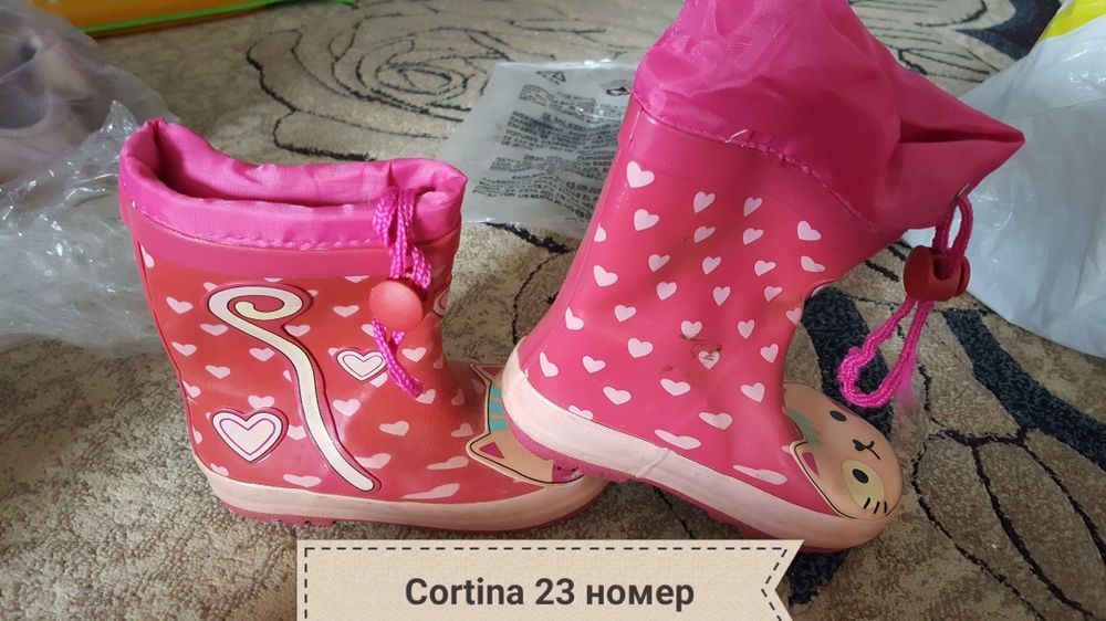 Детски боти и ботуши