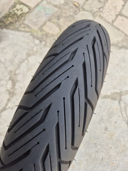 O bucată 120/70 R16 M/C 57S Michelin City Grip 2