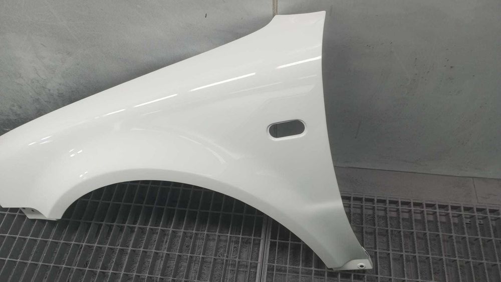 Aripa Fata Stanga VW Passat B5.5 An 2000-2003 (LB9A (Alb))