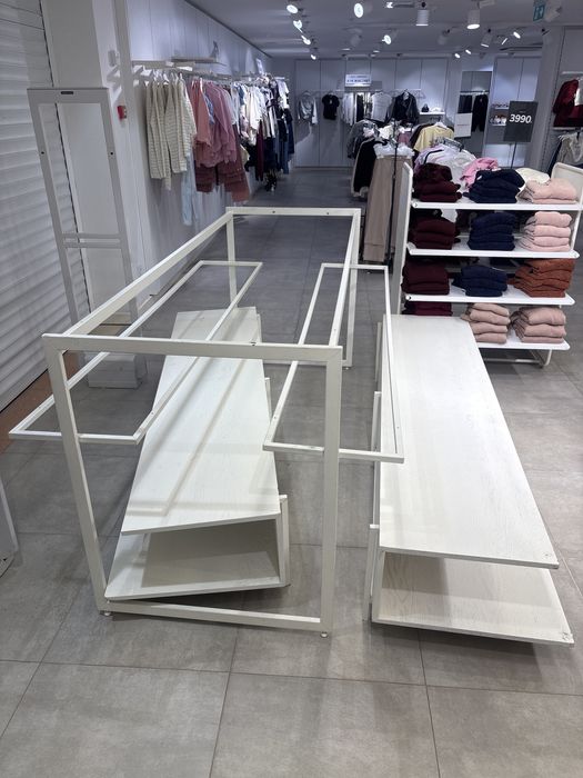 Продам стол для одежды