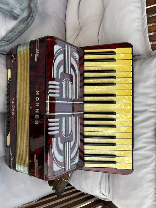 Acordeon de vanzare
