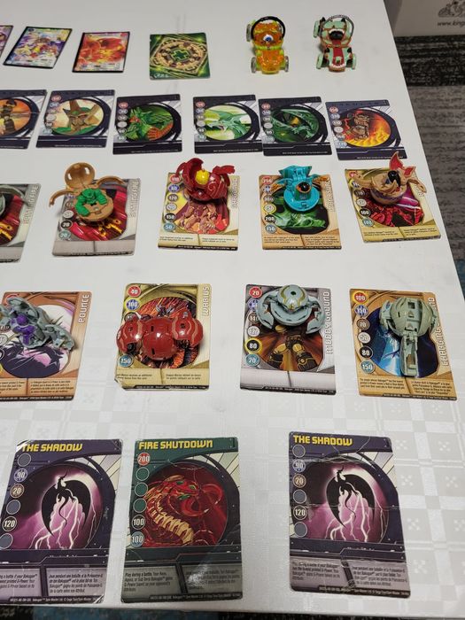 15 Bakugani + 14 Cartonașe Metalice.