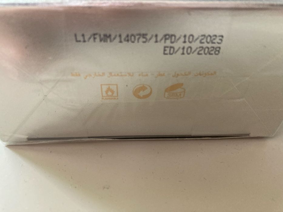 Продавам парфюмна вода LOUIS OMBRE