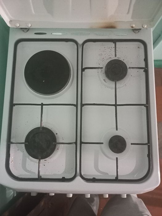 Продам газовую плиту