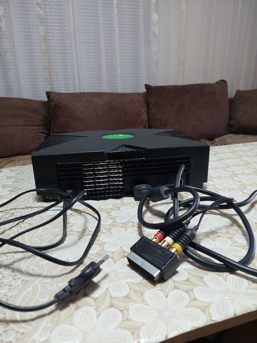 Xbox classic,Два контролера,6-видео игри