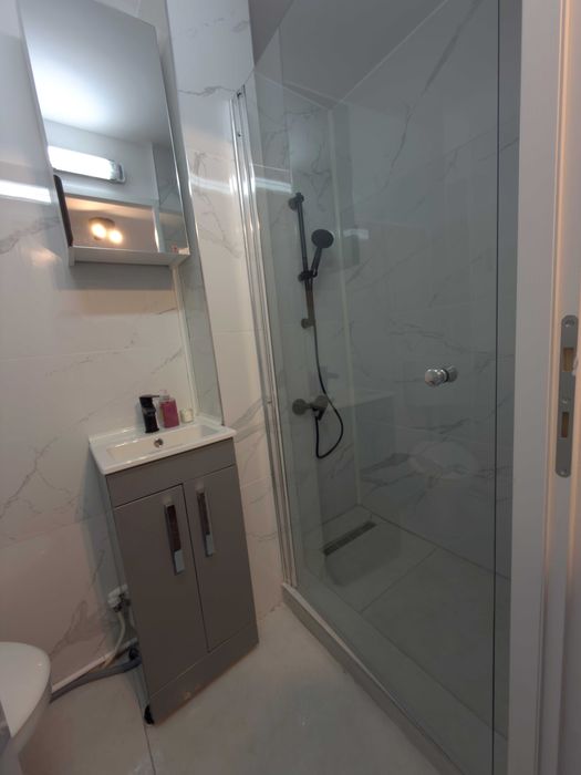 Inchiriez garsoniera zona Expo Transilvania