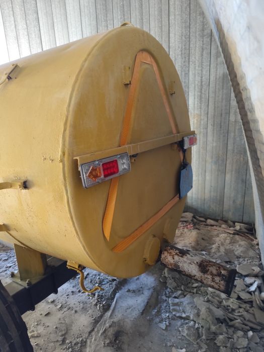 Продам бочку 3.2 куба