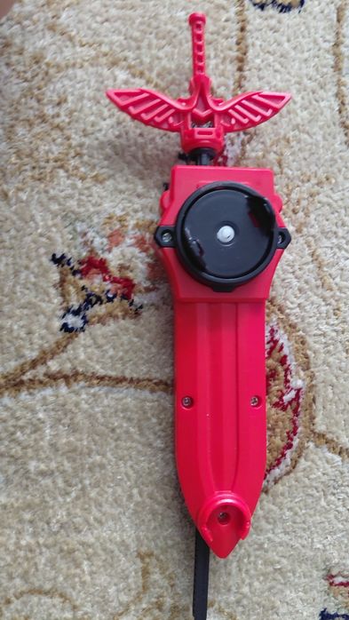 Бэйблэйд 2 пускателя и 3 волчка