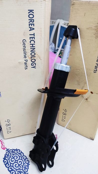 Продам аморы передние