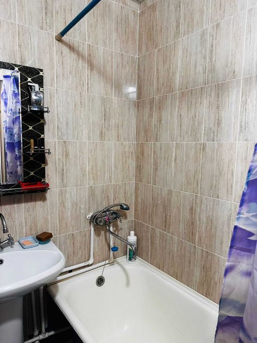 Продам 2 ку ломоносова 11\2