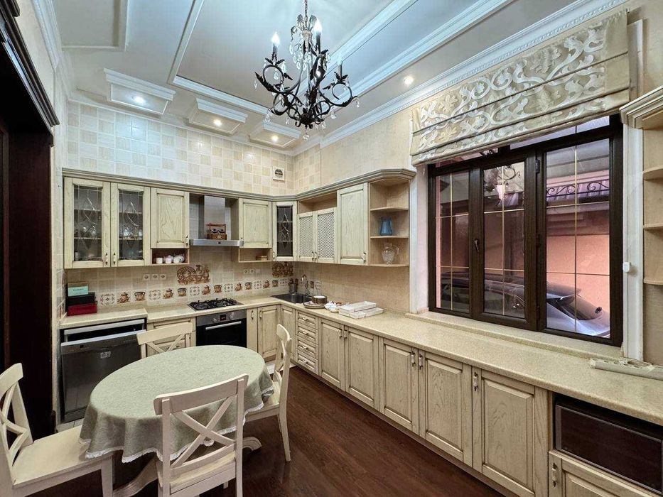 Продается шикарный дом на ул. Конституции