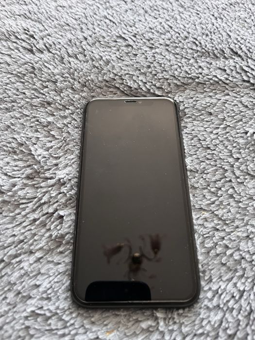 Телефон iPhone11 б/у