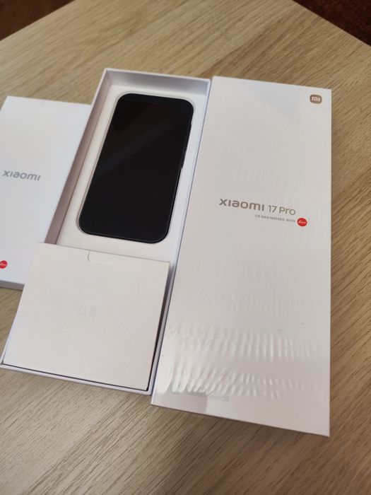 Продавам Xiaomi 17 Pro – 12GB RAM / 256GB ROM