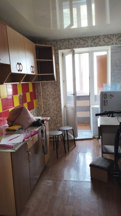 Продам комнату в общежитии 33 м.кв .Дом Быта Северный .