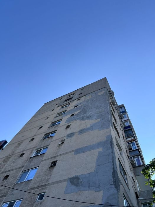 Alpiniști utilitari cu experiență de peste opt ani de zile în domeniu