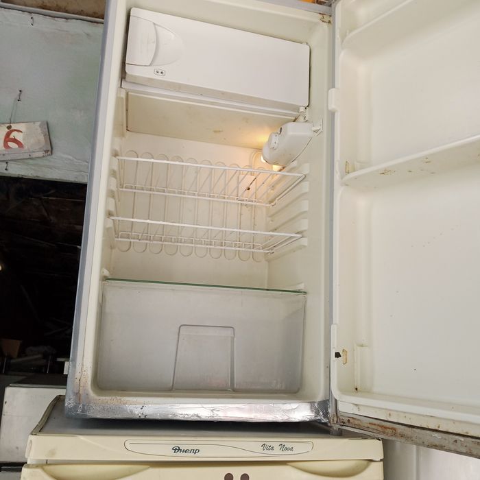 Холодильник конфорд срочно продается