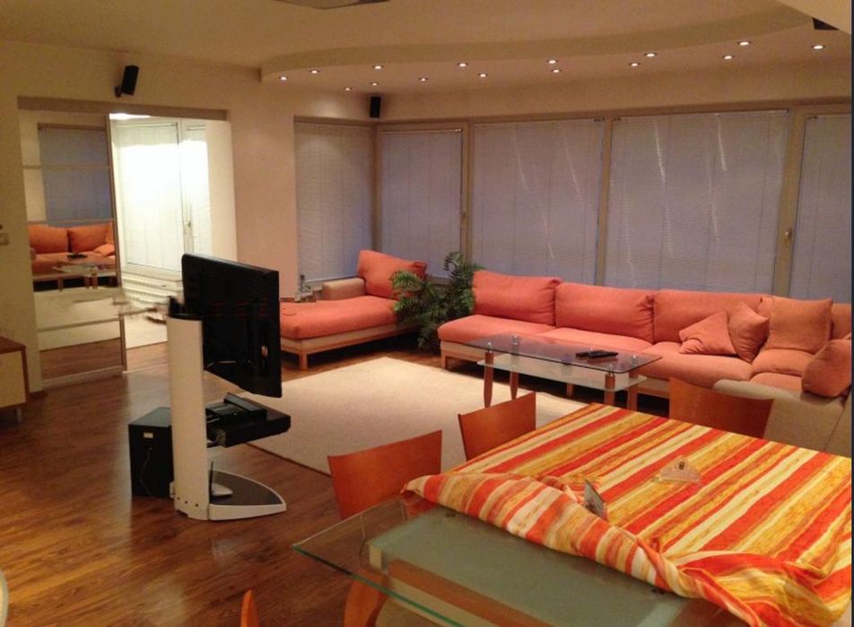 Дава се под наем Тристаен апартамент в София, Лозенец - 92 кв.м за 1000 € - Снимка #2