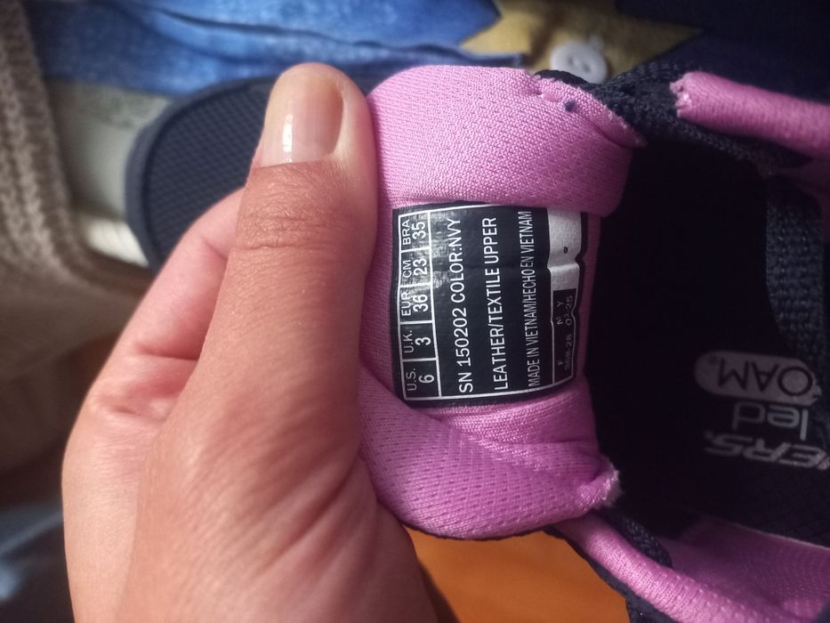 Incaltamimte Skechers noi